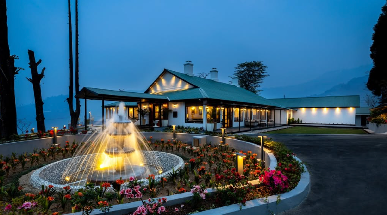 Puttabong fountain exterior